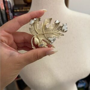Vintage Sarah Coventry Gold and Silver Leaf Brooch